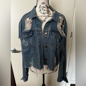 Torn Denim Cropped Jacket 💙💙💙